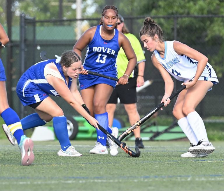 Dover vs Lake Forest Field Hockey. Photo by Ben Fulton